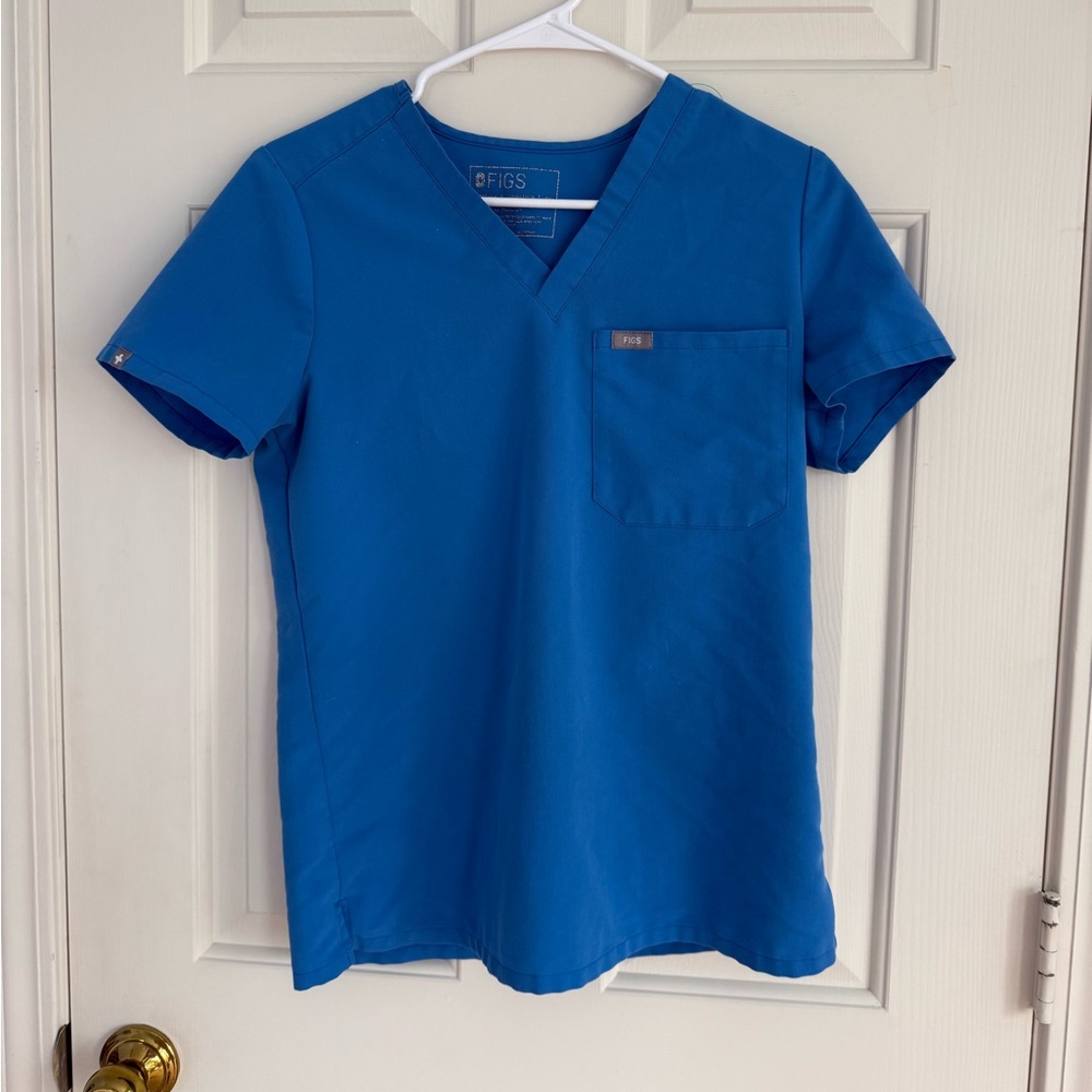 Figs scrub top